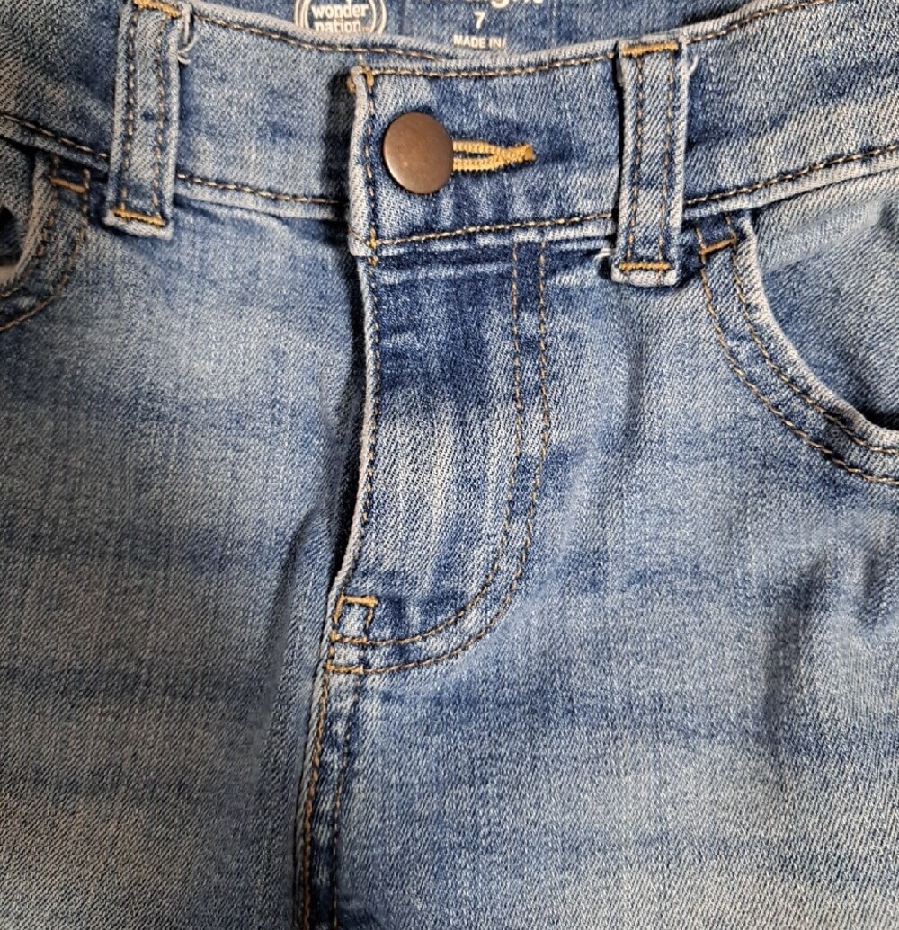 Wonder Nation Girl's Light Blue/ Embroidered Patch Jeans Size 7 Pair - Picture 3 of 4